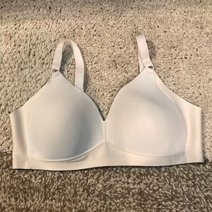 Seamless Light Cream Wireless T-Shirt Bra
